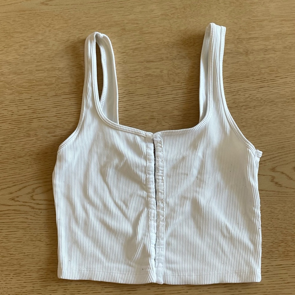 Abercrombie & Fitch White Sleeveless Cropped Tank Top